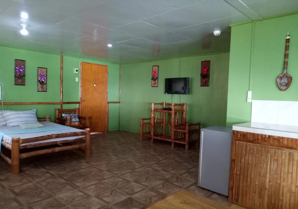 SmallFry's Beach Resort