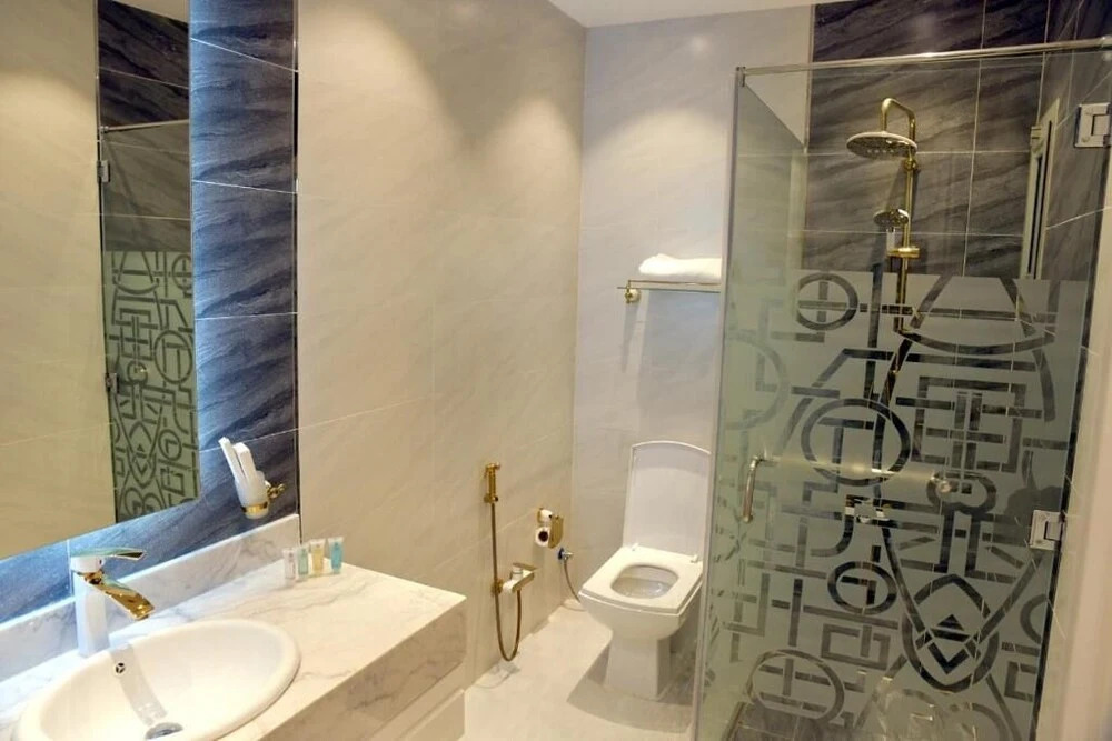 Crown City Hotel -فندق كراون ستي