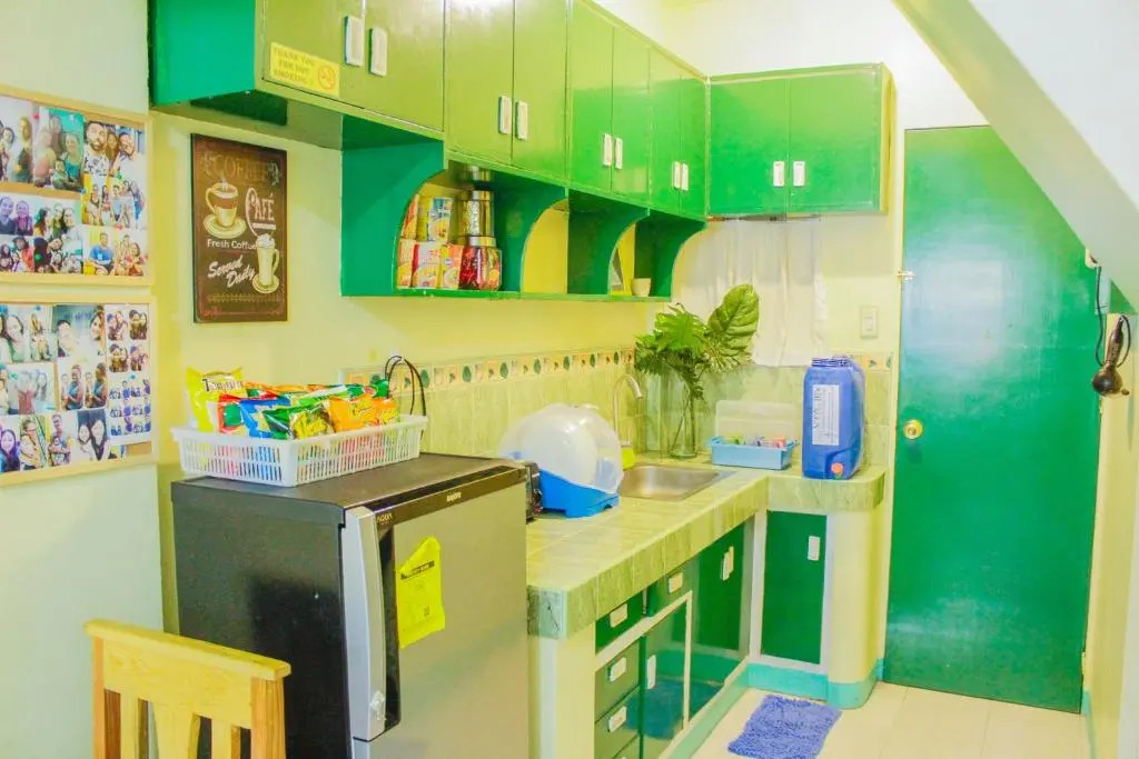 Nomads MNL Backpackers Homestay - near Airport