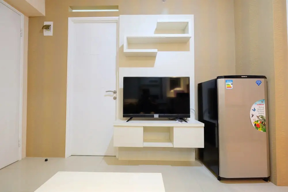 Bassura City Apartment with Direct Access to Bassura Mall