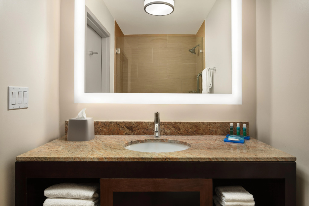 Holiday Inn Express Hotel & Suites Belmont by IHG