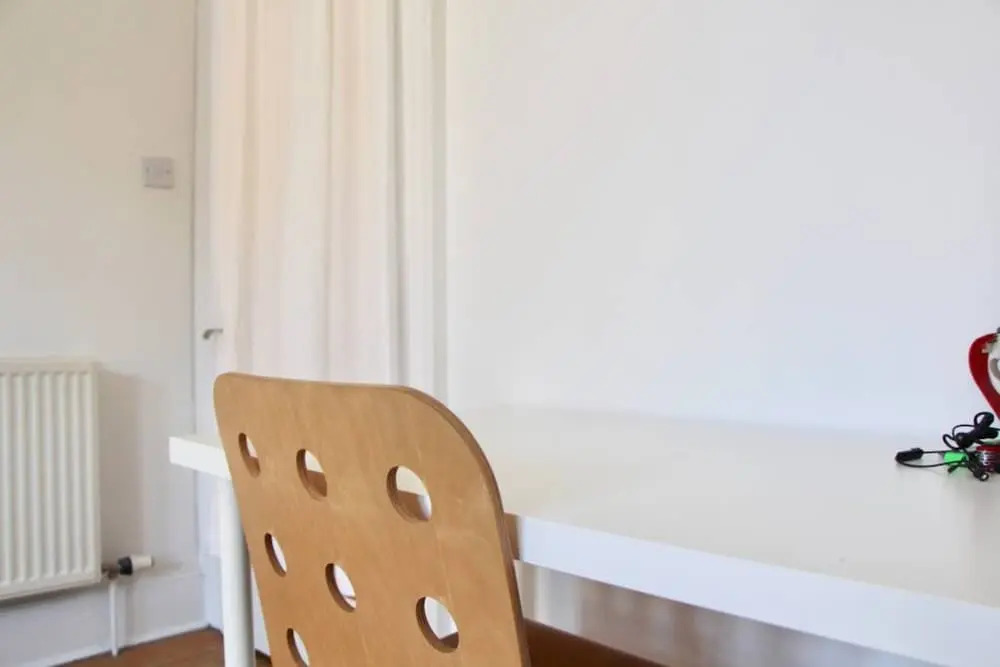 Bright 2 Bedroom Flat Next To The Meadows
