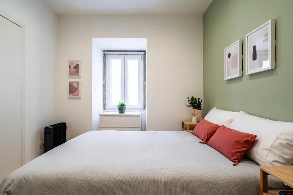 Chic 2-Bed Near Santos & Alcântara Perfect For Families & Couples