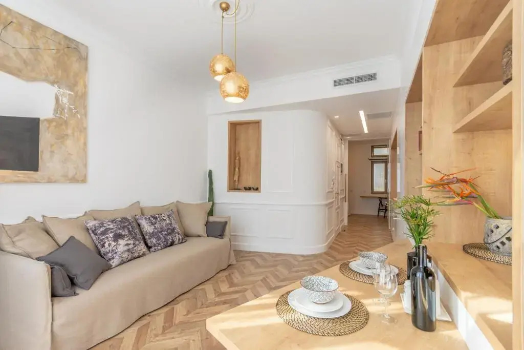Chandakos 8 Design Apts