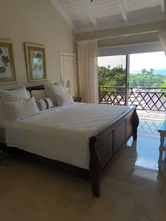 Ocean View Villa 3 BR 8 Guests Pto Bahia