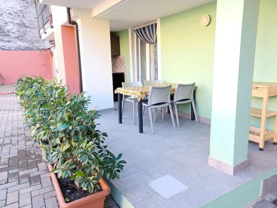 Ampio Bilocale Con Patio A 50 Metri Dal Mare!
