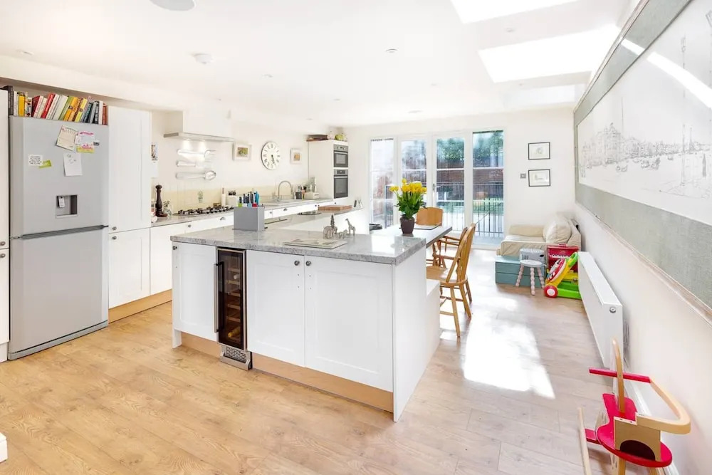Stunning 4 Bedroom House in West London