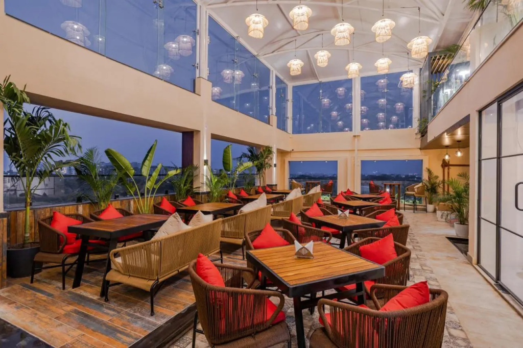 Hotel Golden Aura