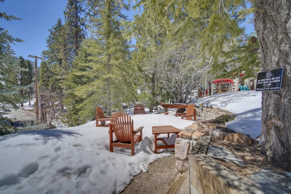Spacious Big Bear Cabin Rental - 1 Mi to Lake!