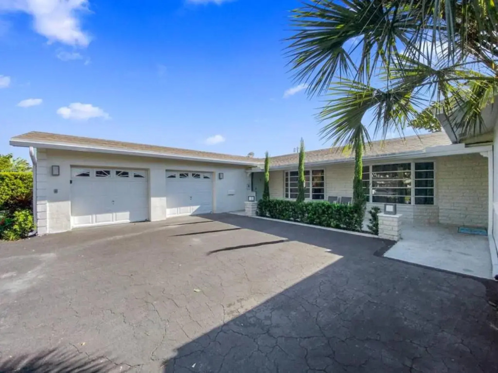 Seahorse Villa 2 2br2ba home with dipping pool