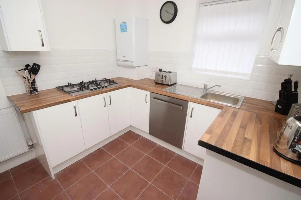 Stylish 7 Bed House, close to City Centre