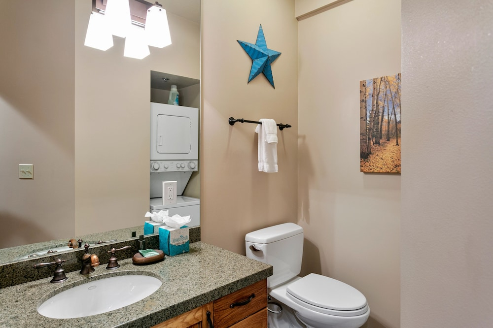 Bristlecone at Deer Valley Resort - Three Bedroom Condo with Hot Tub #201 3 Condo