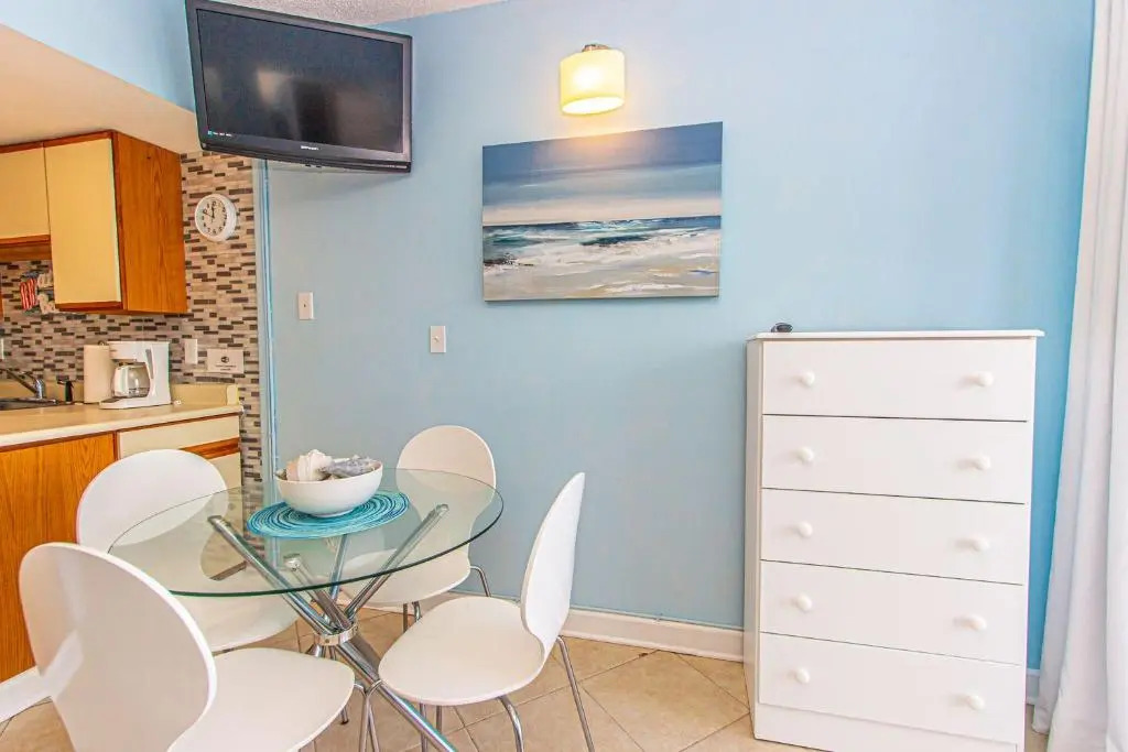 Ocean View Studio with Great Views! Palace Resort 1605