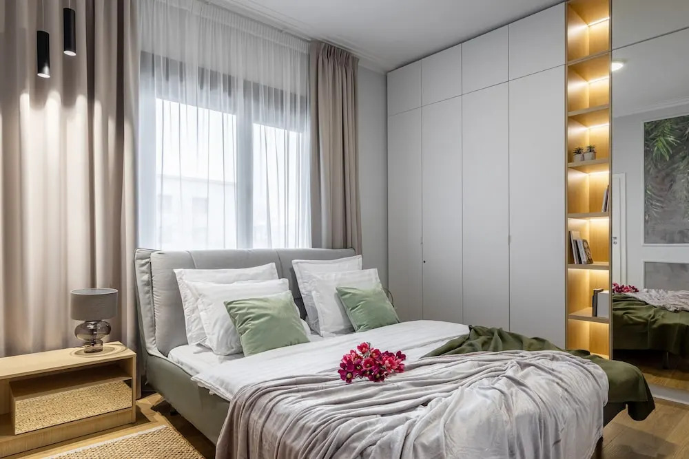 Luxury Piata Romana 2BR Urban Sanctuary by HOLT
