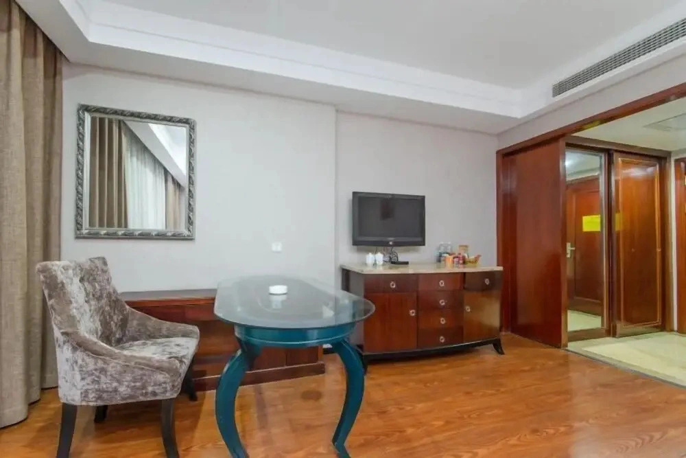 Zhaotian Holiday Hotel