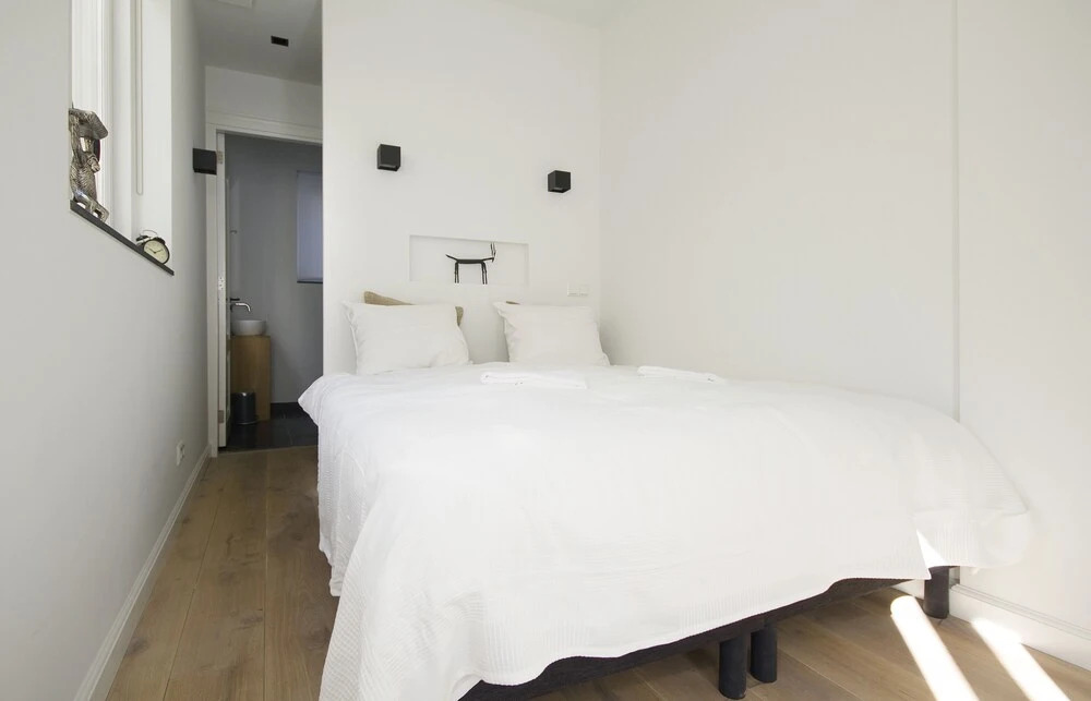 Modern & Luxurious 2 Bedroom Apartment