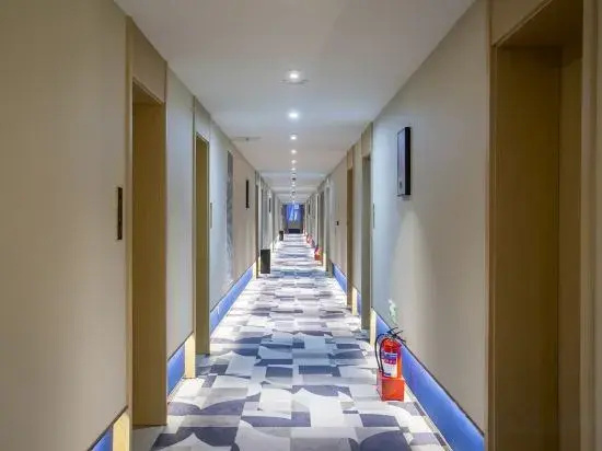 LanOuShangPin Hotel (Taiyuan South Station University of Finance and Economics)