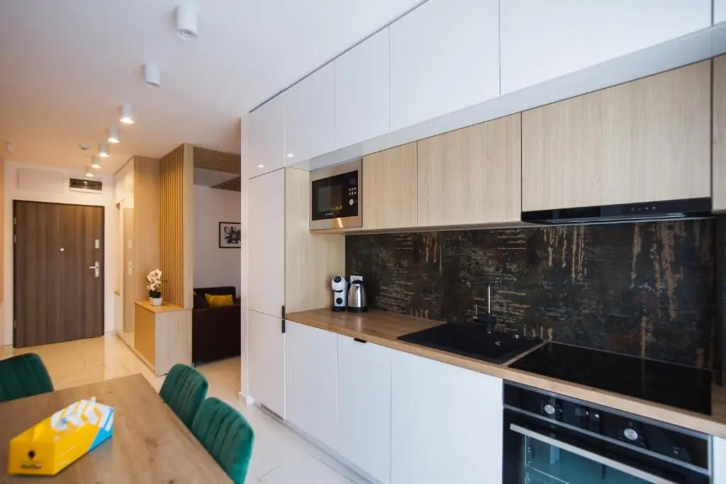 Romantic getaway at West Residence