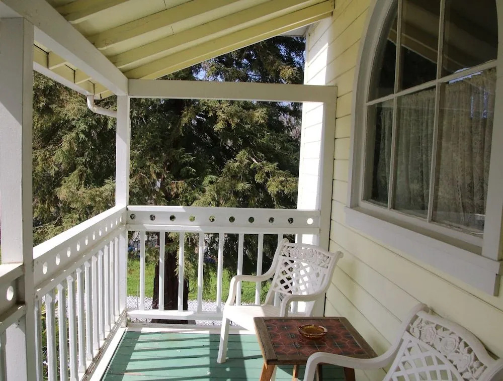 The Victorian Gold Bed and Breakfast