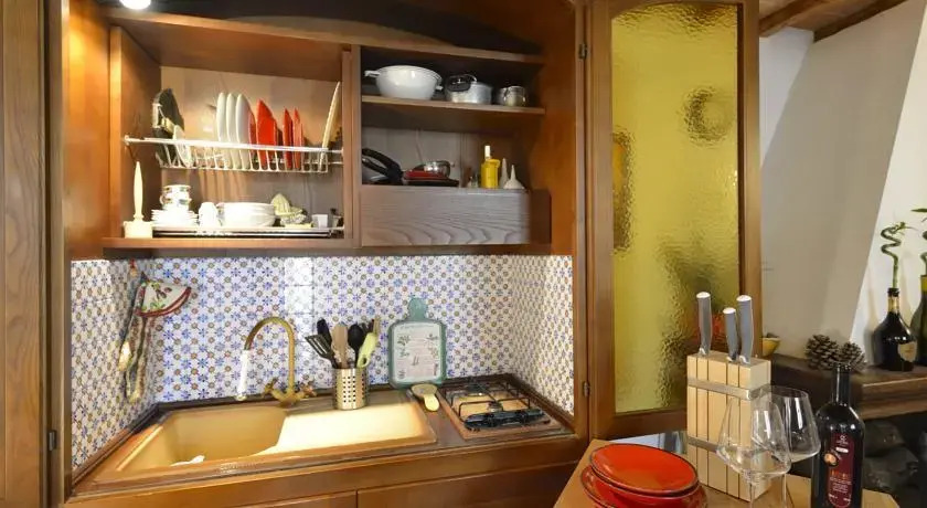 Il Grottino, Tuscan Village Apartment