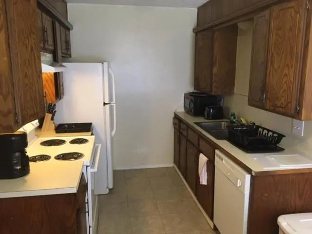 2 Bedroom Apartment for you! Next to Fort Sill