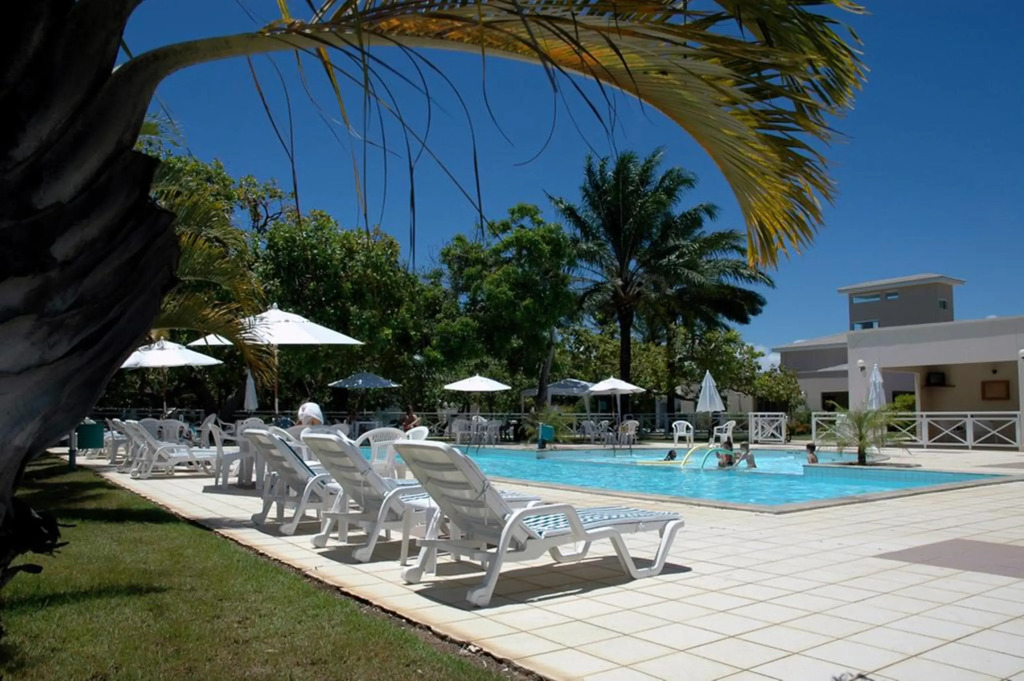 Bahia Plaza Hotel - Praia de Busca Vida - 8Km Aeroporto Salvador