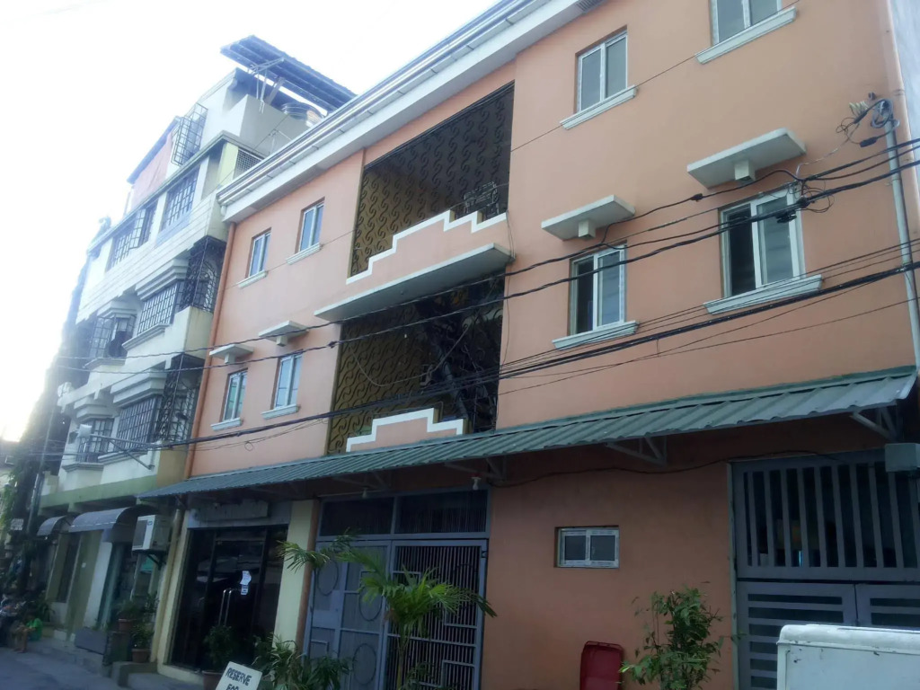 St. Maximillian Hotel