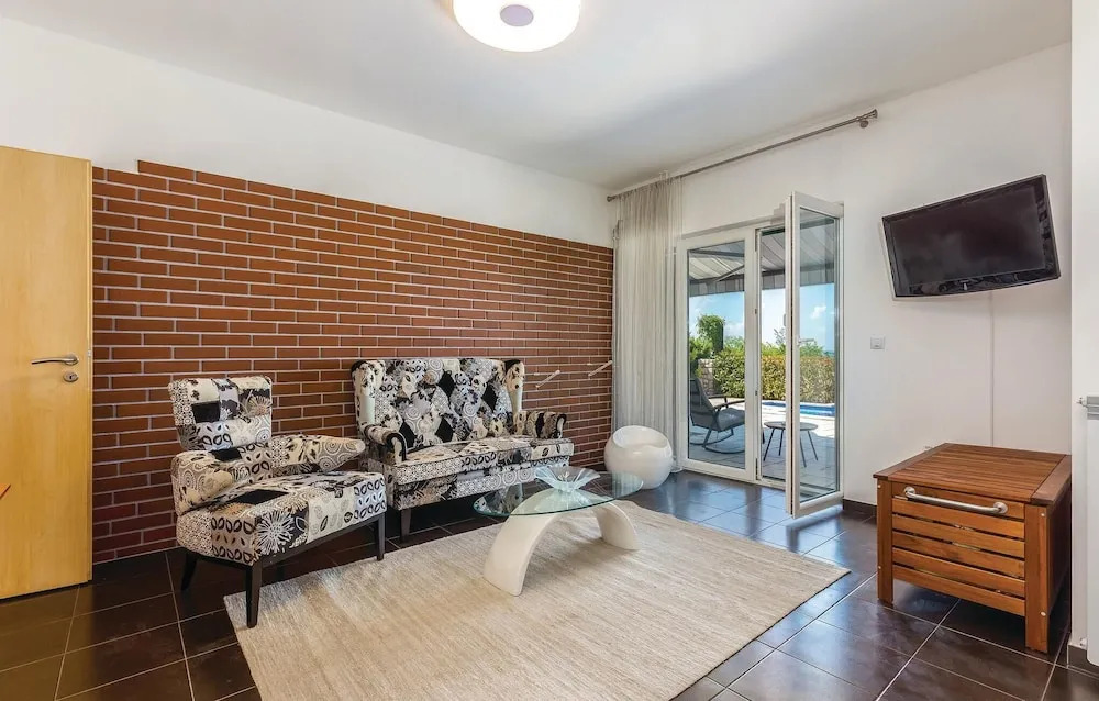 Beautiful Home in Jadranovo With Wifi and 3 Bedrooms