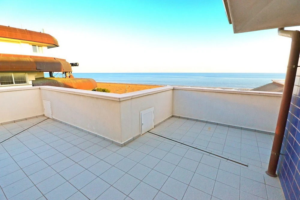 Lignano Top-floor Flat Near Center