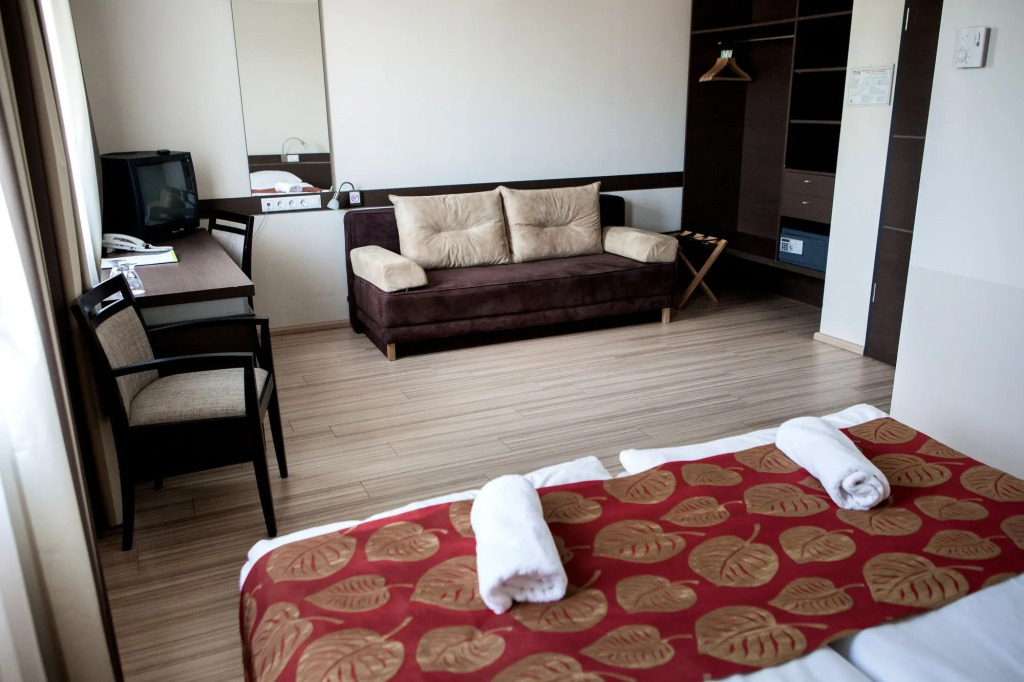 CE Plaza Hotel