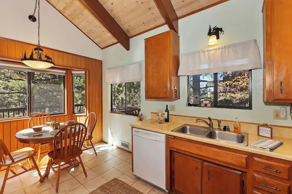 Everwood Serenity Treehouse