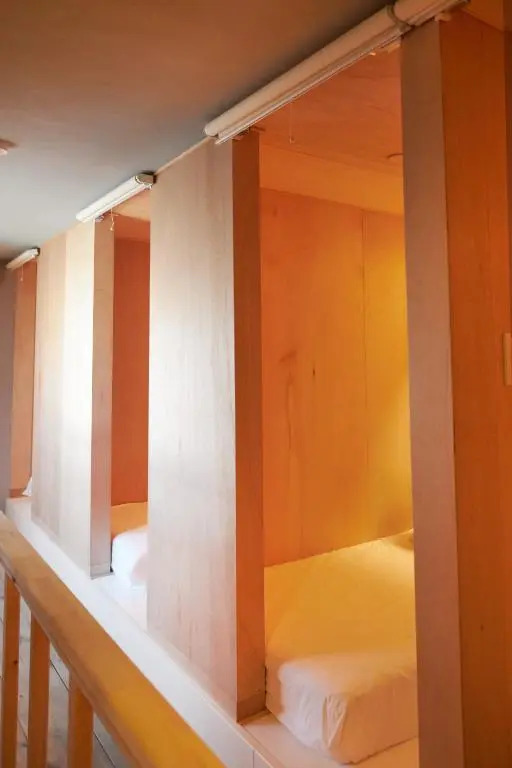 hostel mog