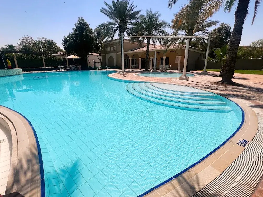 Artsy 4BR DIP Villa w Community Pool Gym