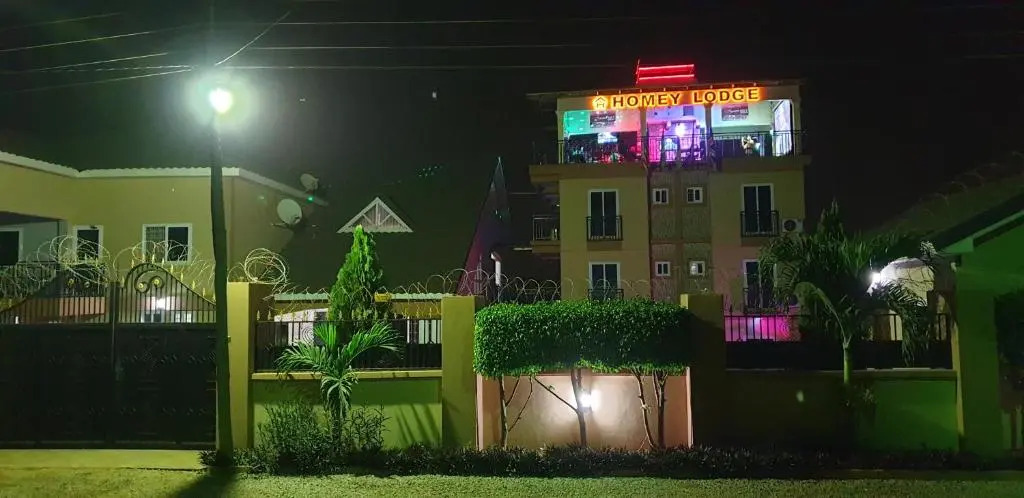 Homey Lodge
