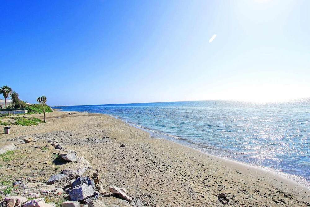 1151 Beachfront 2. Line 7 Bedroom 2 Apartments Together Dircet Dunes