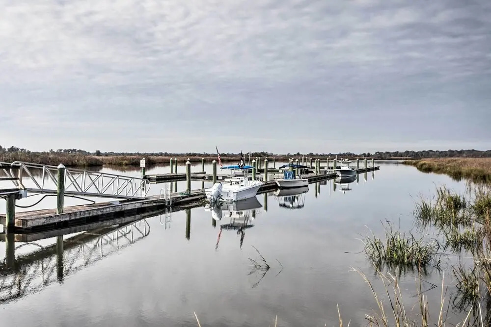 Breezy Darien Condo w/ Tranquil Marsh Views!