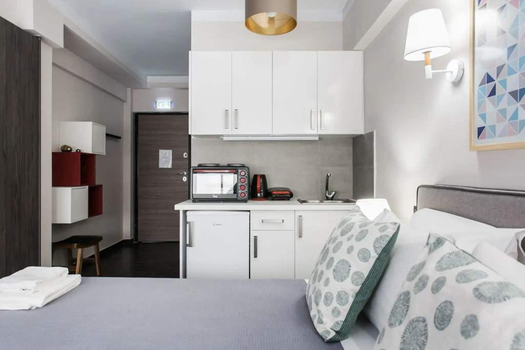 Enattica Monastiraki Living