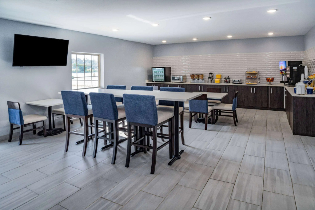 Days Inn & Suites by Wyndham Horn Lake - Memphis Graceland