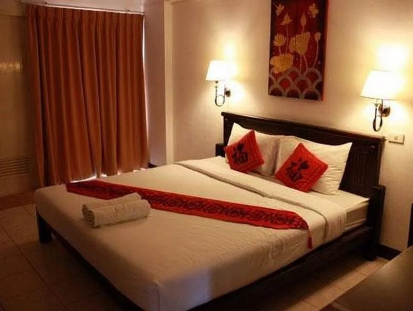 Nawarat Resort & Serviced Apartment