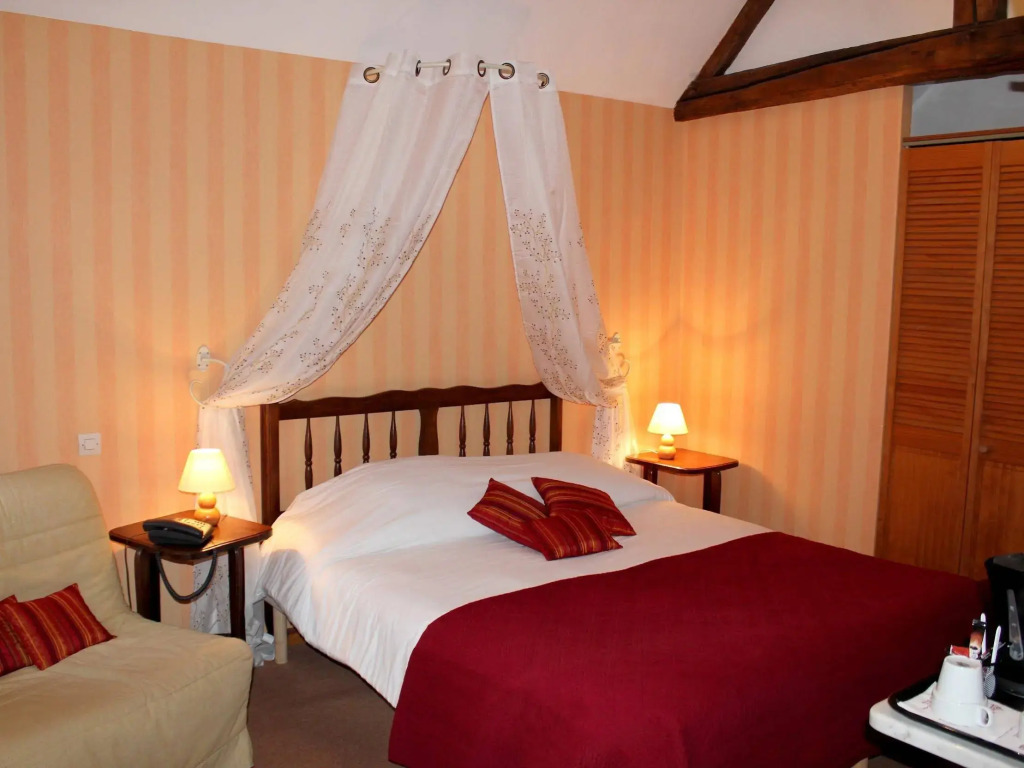 Auberge Le Colombien - Hôtel et Restaurant