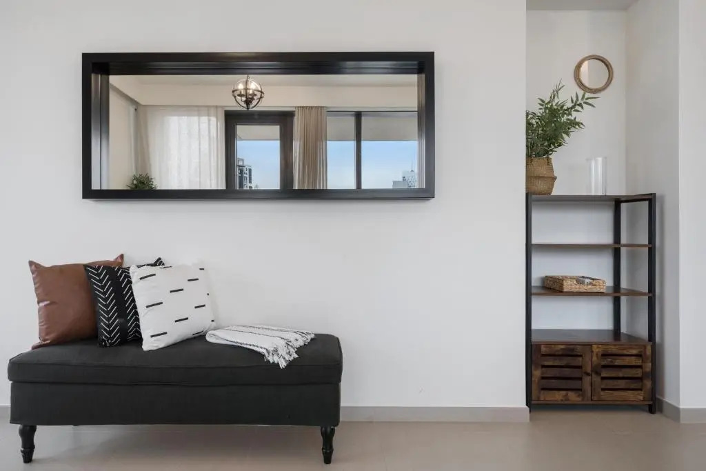 Monty - Breathtaking City Views From DT Apt with Terrace