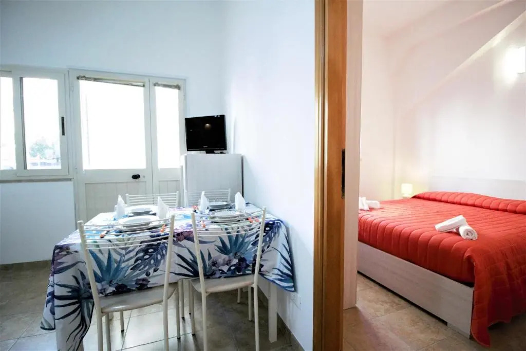 Holidaycasa Sebastiano - Grazioso Bilocale a 150 Mt Dal Mare