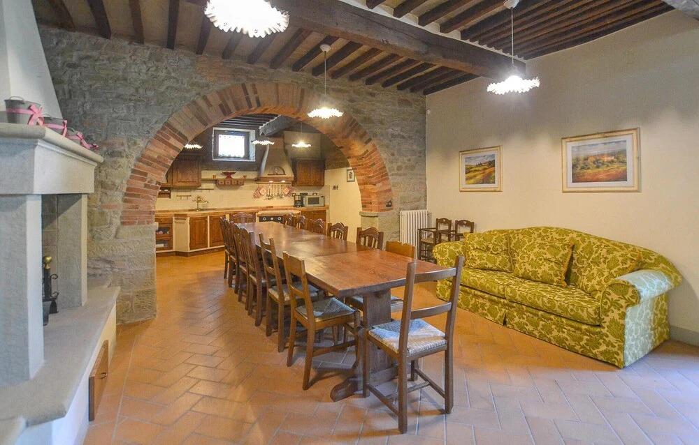 Gorgeous Home In Arezzo