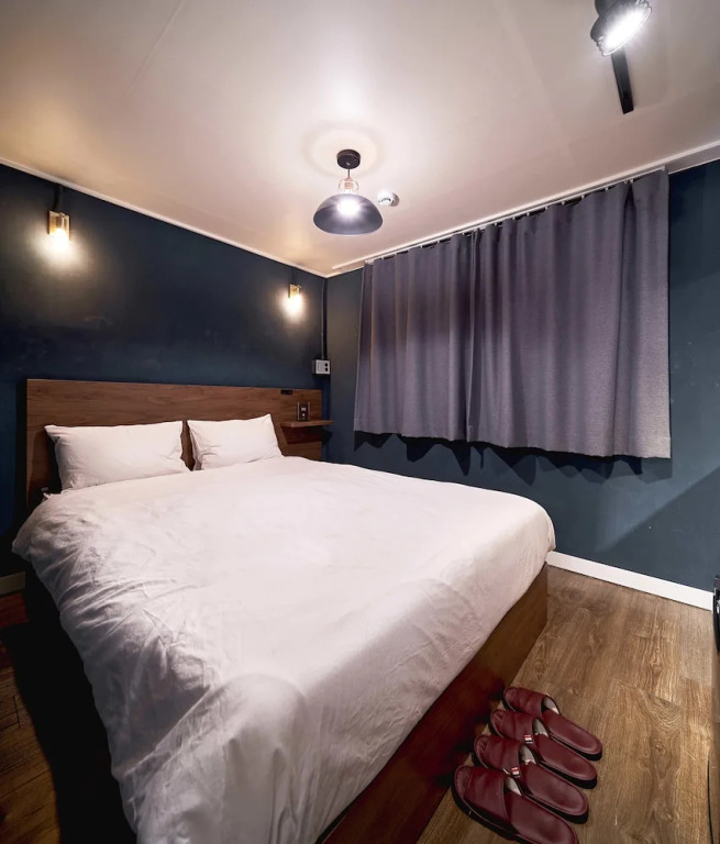 BUTLER:LEE HONGDAE-Caters to Women