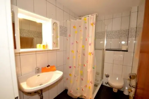 LOW BUDGET Apartment Areit Lozano by Apartments Ged