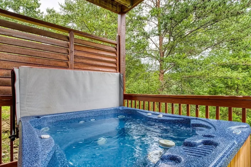 Ern813 - Heavenly View- Great Location! Close To All The Action! 6 Bedroom Cabin by RedAwning
