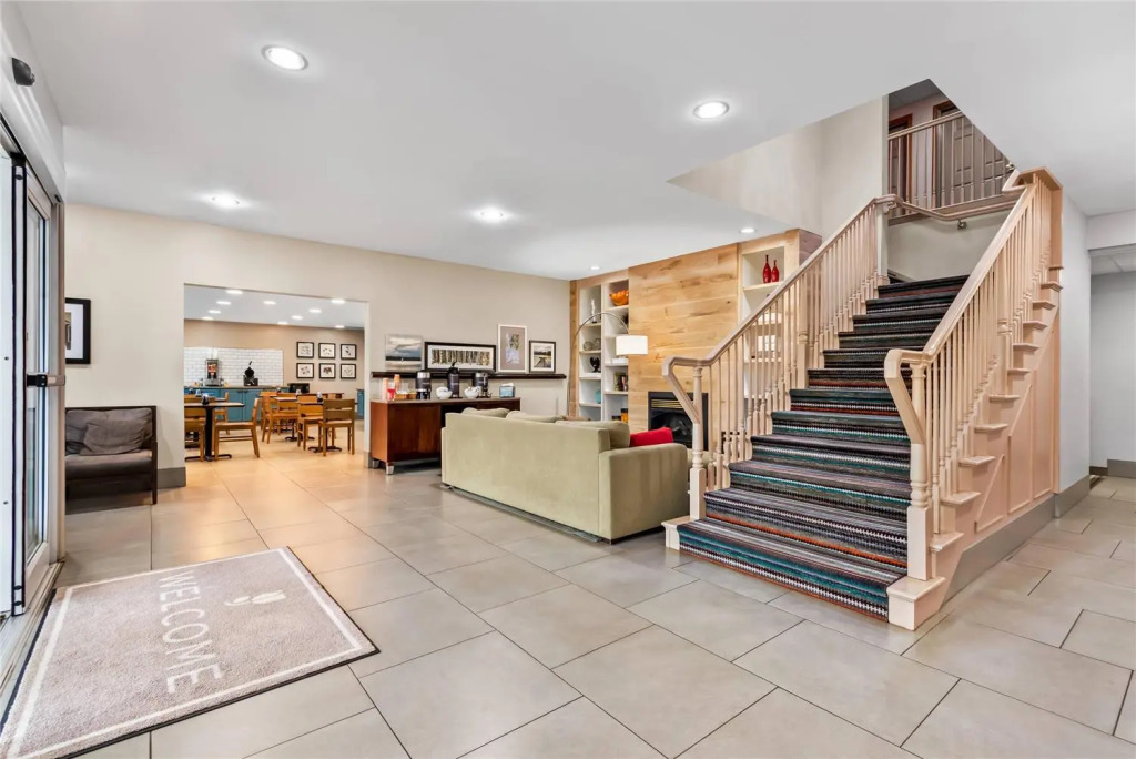 Country Inn & Suites by Radisson, Chambersburg, PA