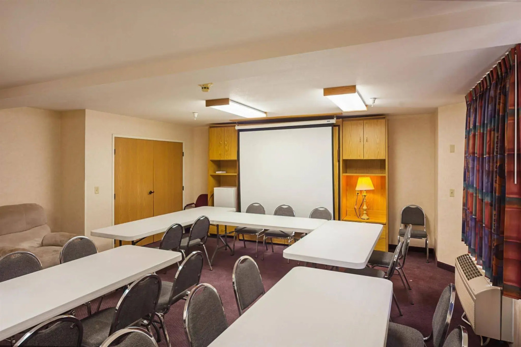 OYO Hotel Markle IN I-69