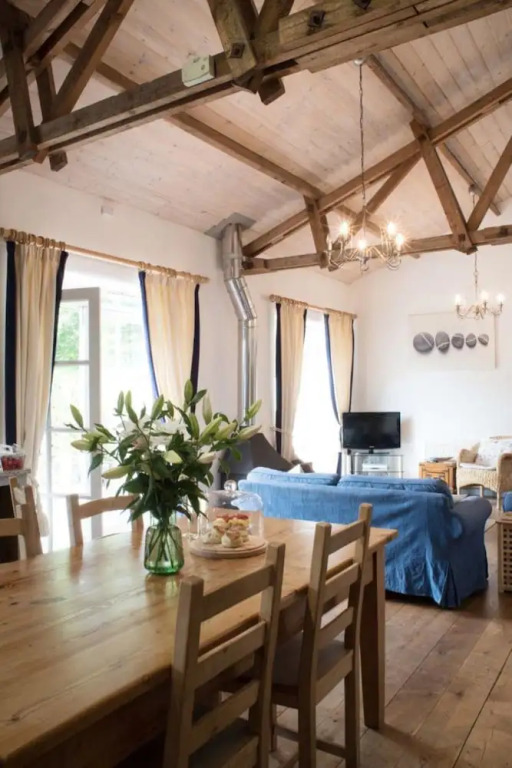 Elliotts Barns