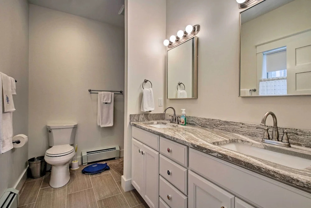 Boothbay Harbor Beach House By Park & Restaurants!